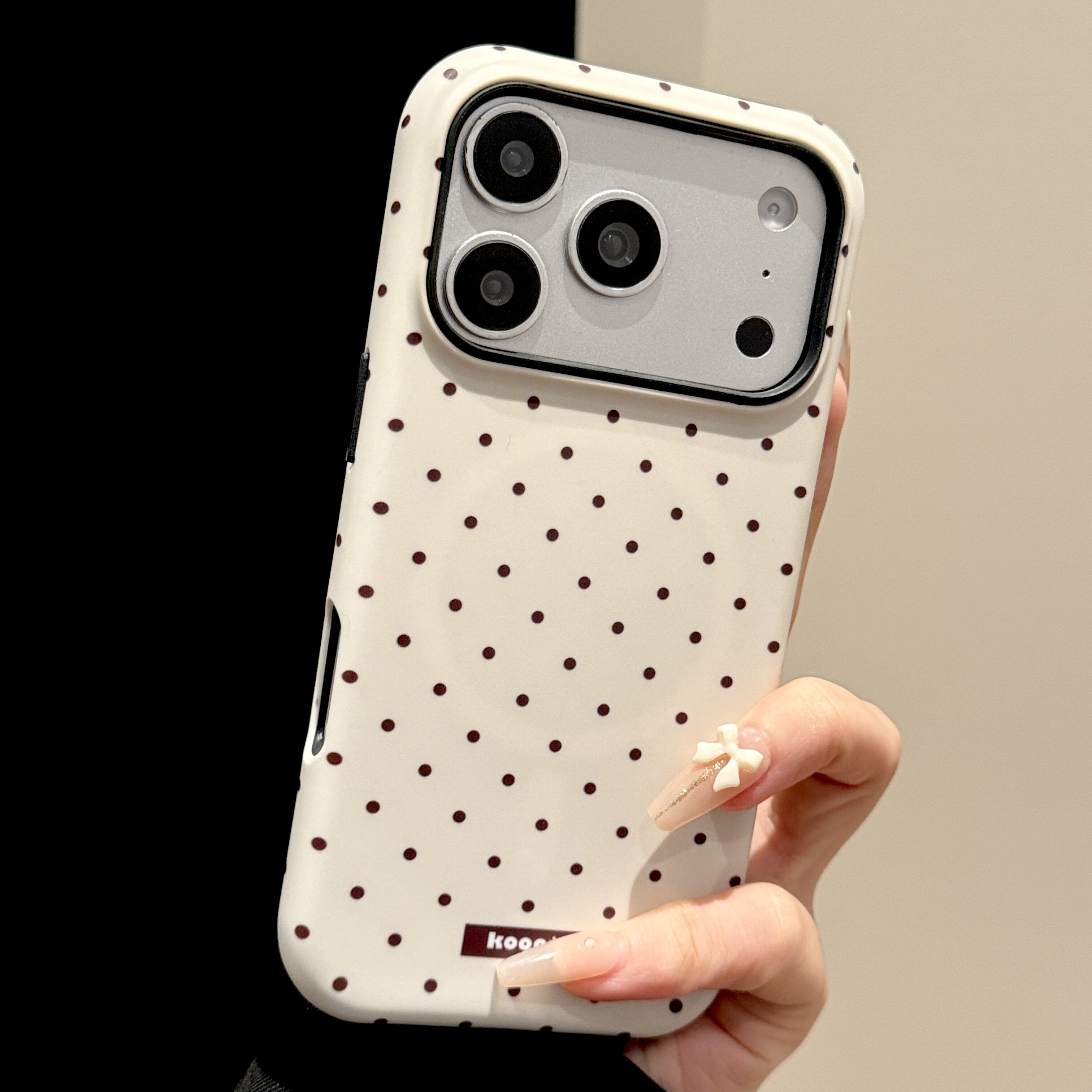 韩道适用苹果17Promax手机壳iphone16pro新款极简米白底棕纯色波点15pm日韩ins风小众女防摔保护套