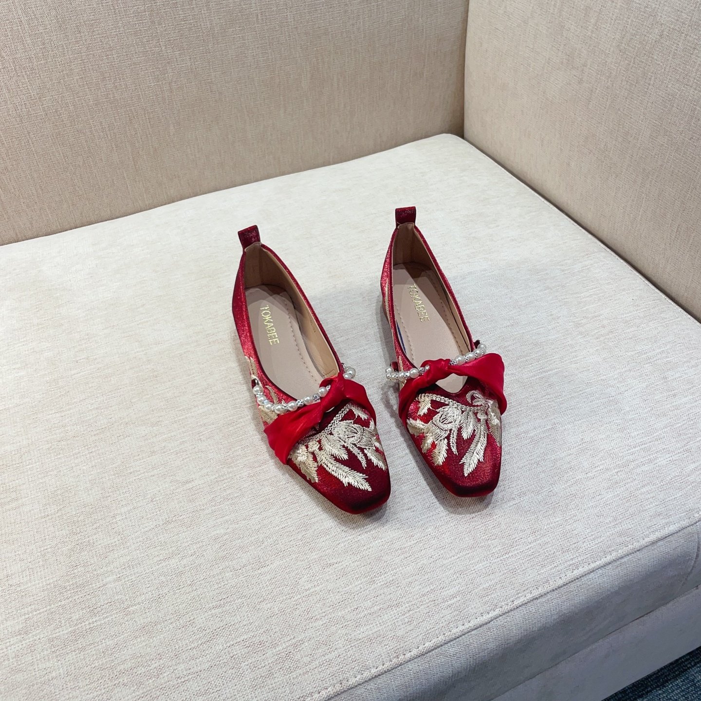 2026春新款新中式刺绣花朵浅口单鞋女红色低跟秀禾鞋婚鞋国风女鞋,女鞋,浅口单鞋,淘宝优惠券,粉丝福利购,淘宝优惠卷