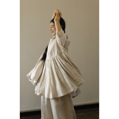 复述原色雨露麻大版超宽飘逸感细褶上衣 新款大摆衬衫