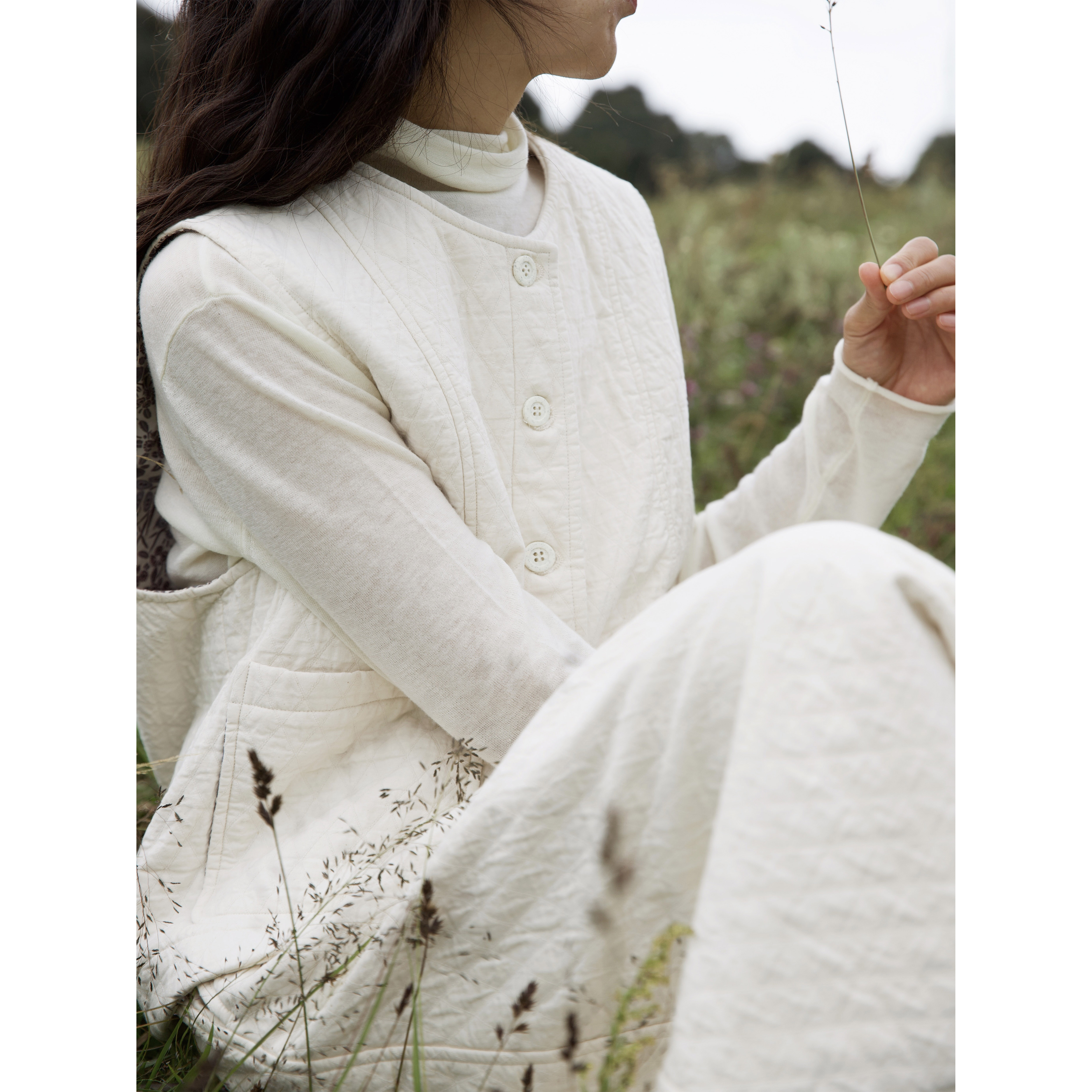 复述米白色菱形格提花内夹棉马甲 秋冬新品文艺感单排扣保暖背心