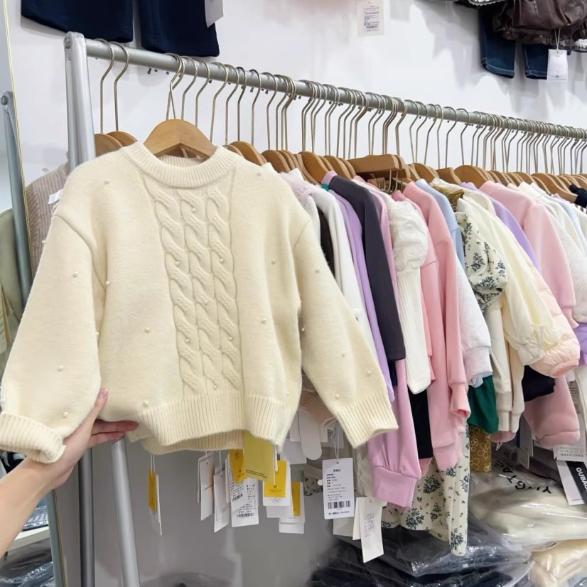 女童毛衣冬季珍珠扣洋气针织衫潮