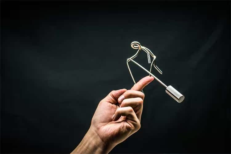 平衡举重铁人创意桌面摆件无聊减压科学儿童玩具送朋友生日礼物|msdalam kategori Toy/bayi/teka-teki/blok bangunan/model, mainan lain - dari Buy2taobao.com untuk memberikan perkhidmatan ejen Taobao profesional membeli