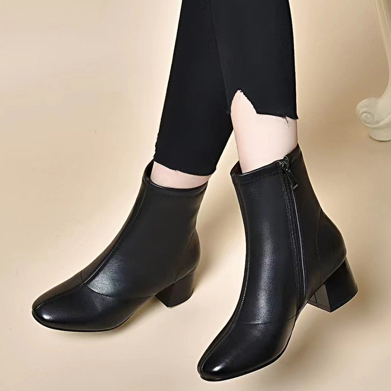 马丁靴女靴子秋冬季加绒加厚光版新款头层牛皮粗跟小方头中跟短靴