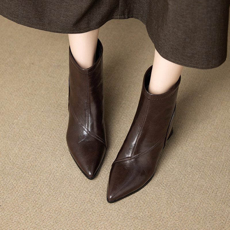 软皮尖头粗跟短靴女棕色百搭踝靴秋冬瘦瘦靴加绒高跟气质复古MLT