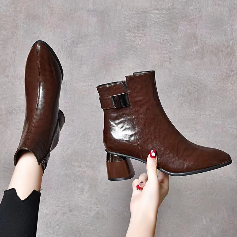 秋冬季新款加绒加厚保暖黑色女士时尚休闲牛皮粗跟低跟短靴马丁靴