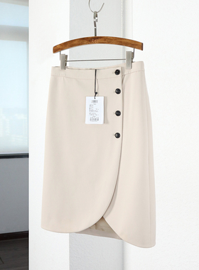 ise专柜正品四季款米白显瘦包臀不规则下摆排扣半裙P1840511-889