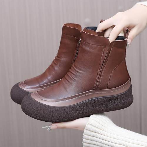 短靴女冬真皮软底大码加绒马丁靴