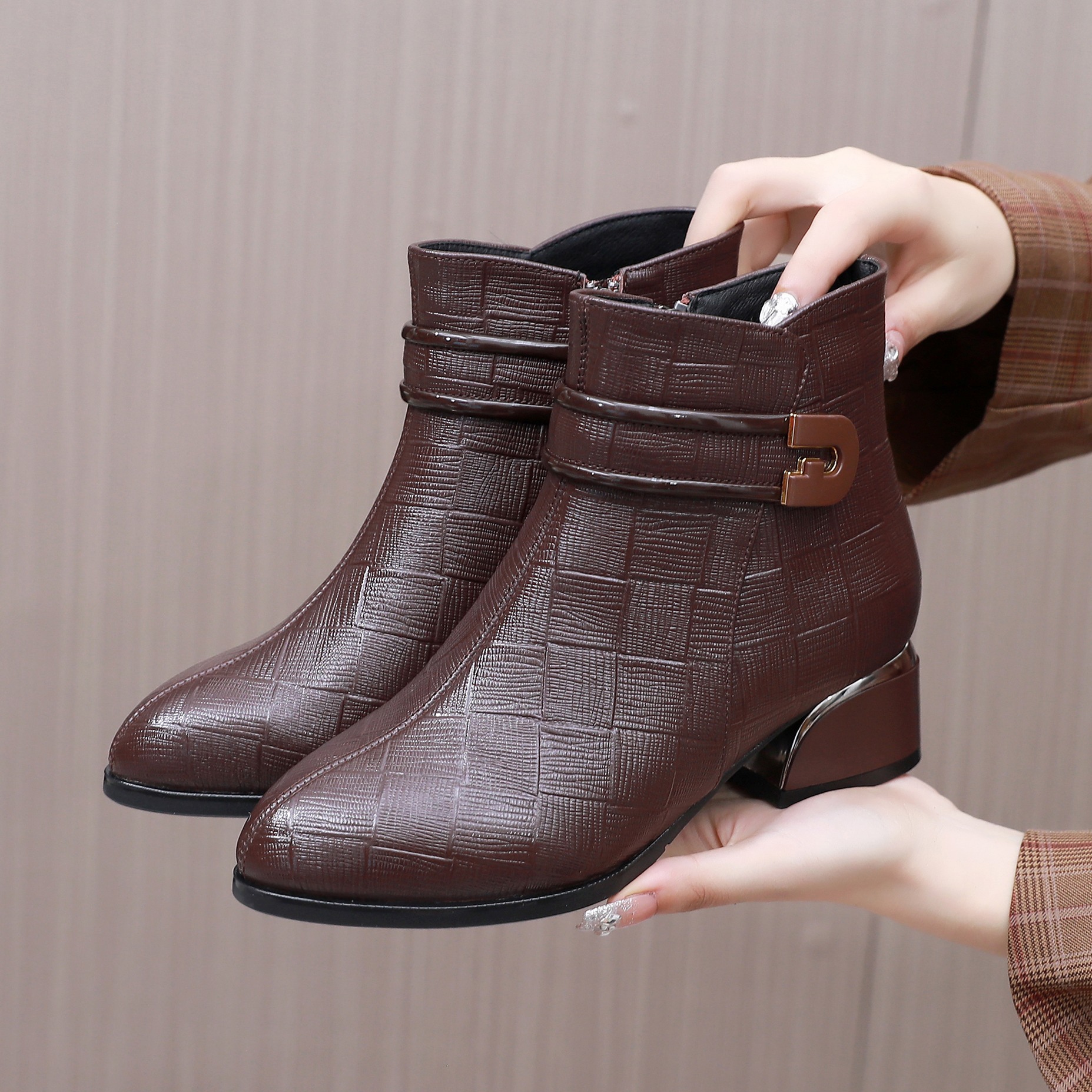 短靴女真皮中跟大码粗跟妈妈棉鞋