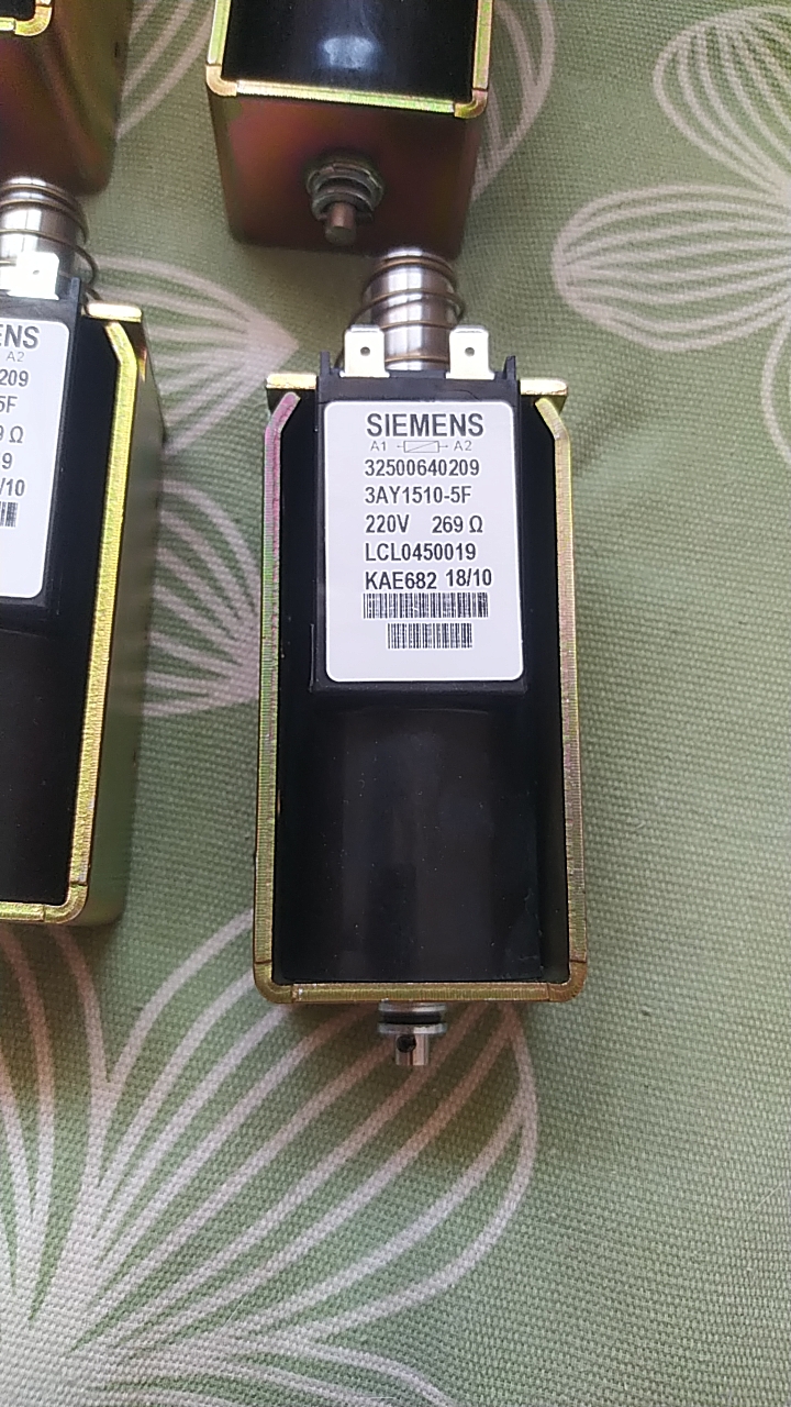 32500640209  3AY1510-5F   LCL0450019西门子分合闸线圈原装现货