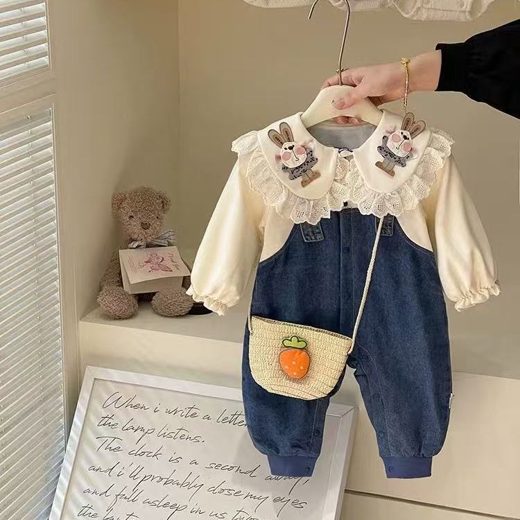 新生女宝宝牛仔连体衣秋季蕾丝花边领卡通兔子哈衣满月百天超萌爬