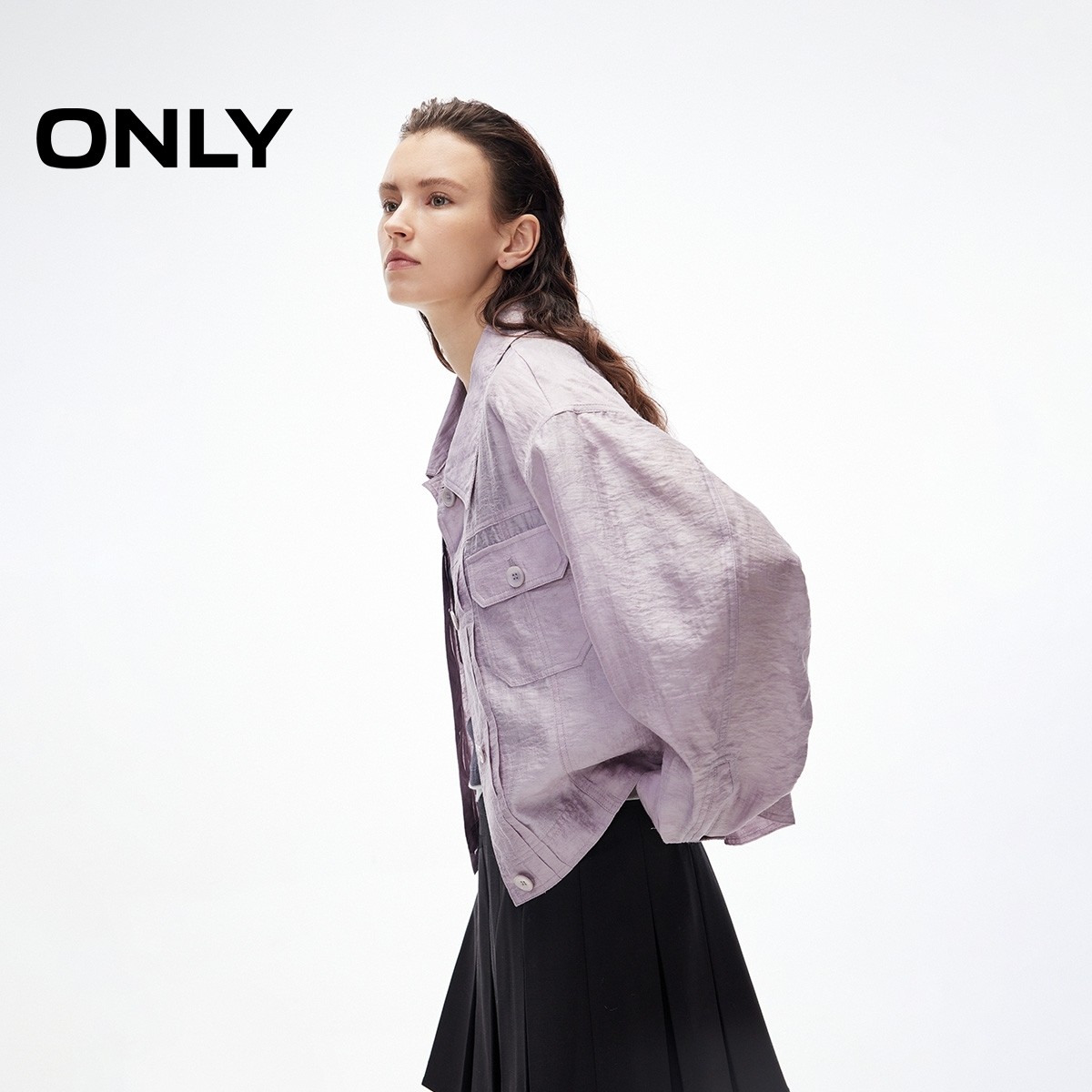 【ONLY奥莱】春夏简约轻薄肌理感贝母纽扣翻领宽松落肩短款外套女