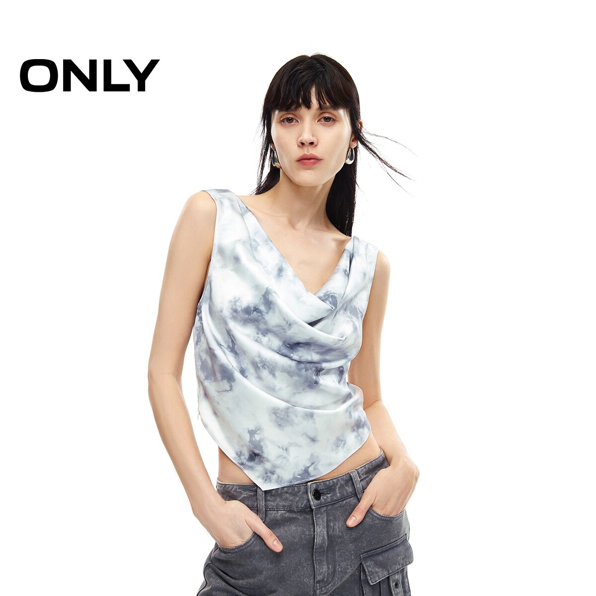 【ONLY奥莱】夏季新款休闲百搭印花修身短款吊带雪纺衫女