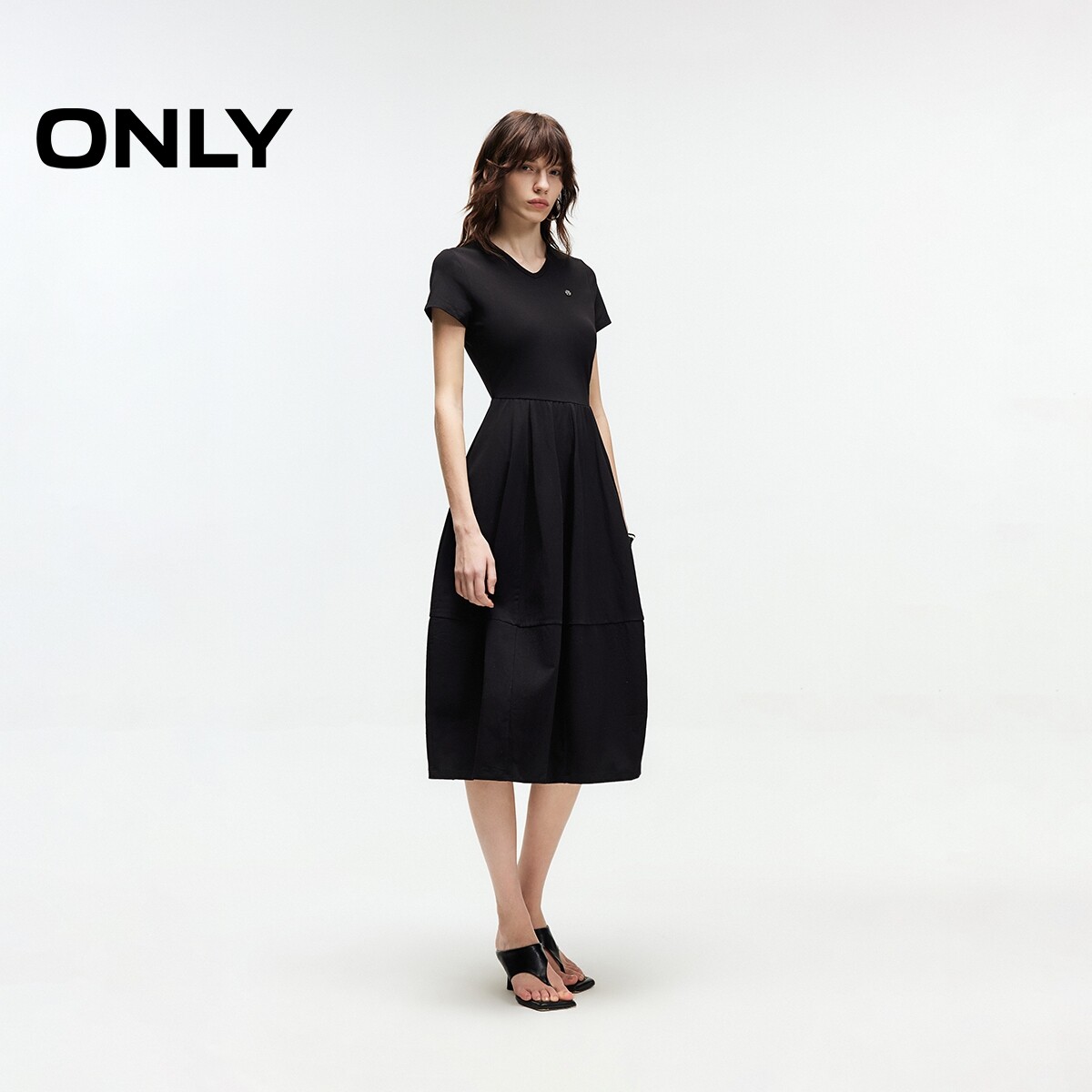 【ONLY奥莱】春夏拼接花苞裙型柔软舒适V领短袖中长裙连衣裙女