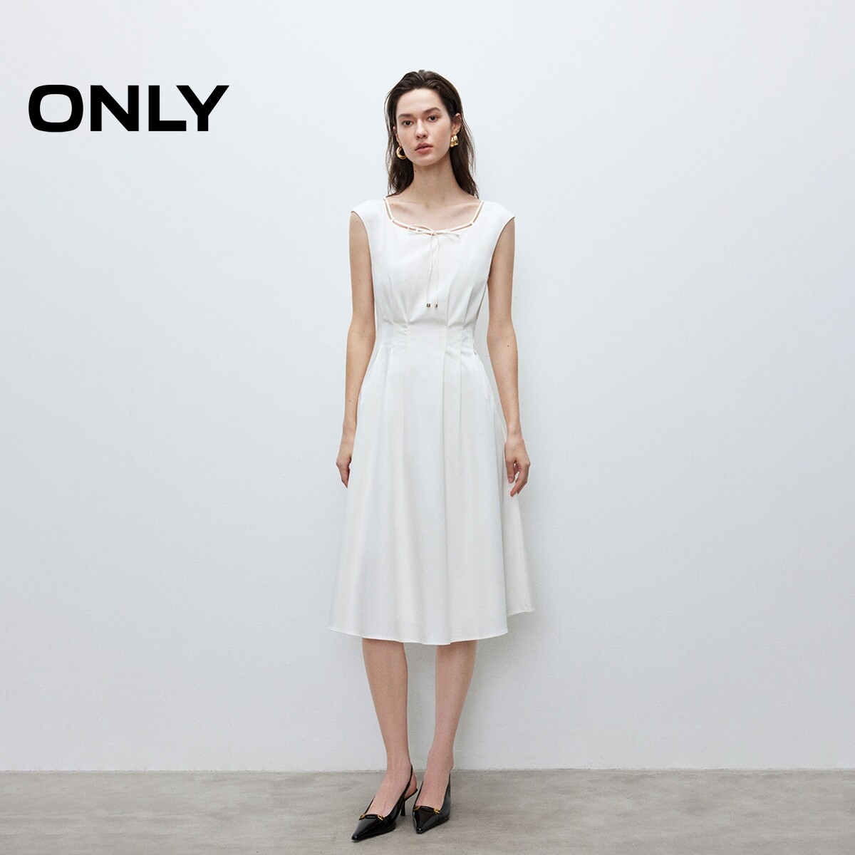【ONLY奥莱】夏季新款通勤气质无袖系带镂空圆领收腰显瘦连衣裙女