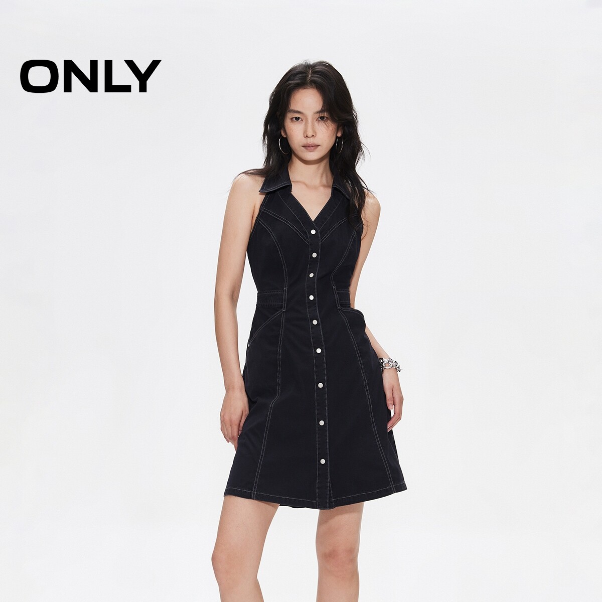 【ONLY奥莱】春夏性感V字翻领挂脖高腰露肩露背短裙牛仔连衣裙女