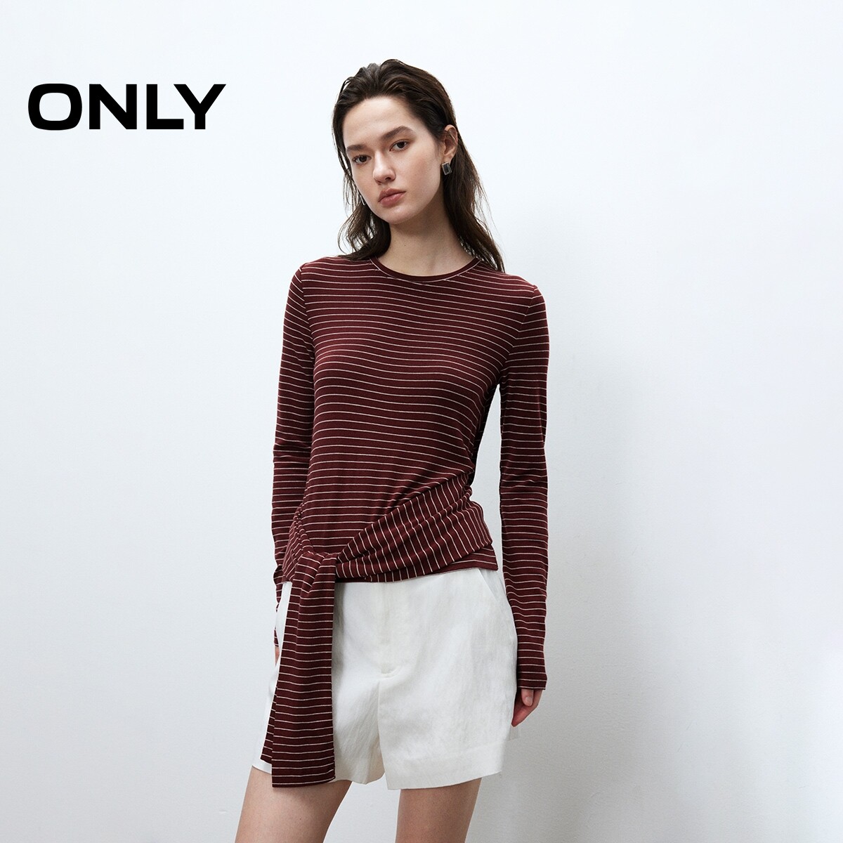 【ONLY奥莱】夏季老钱风软糯舒适修身正肩圆领长袖系带条纹T恤女