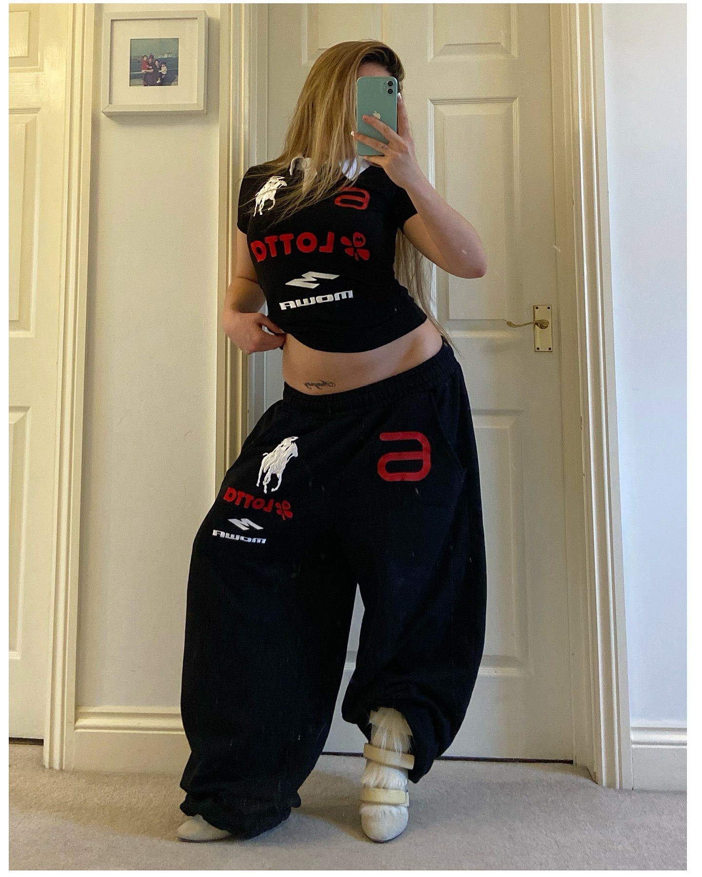 Mowalola战马刺绣美式休闲卫裤