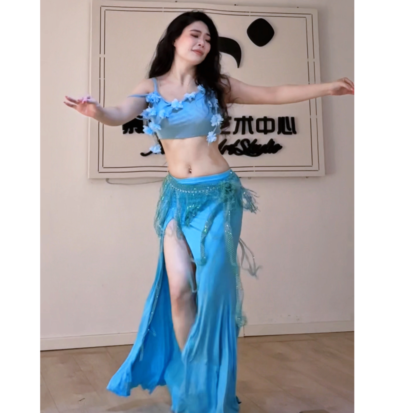 悦梦风璐肚皮舞新款套装演出服班服性感气质练功服显瘦初学蓝色