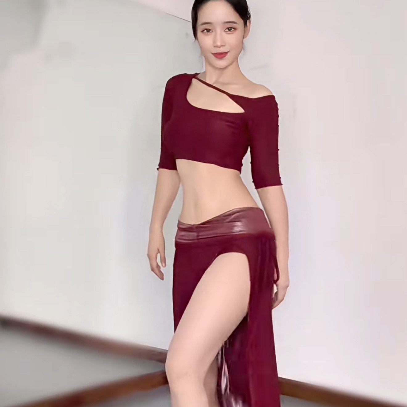 悦梦风璐肚皮舞服装新款性感斜肩镂空上衣半身裙女演出服套装