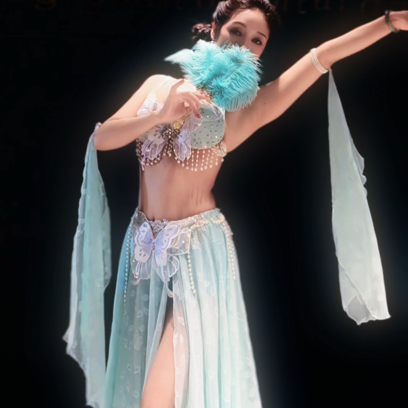 悦梦风璐肚皮舞服装新款性感绿色玫瑰花上衣半身裙女演出服套装