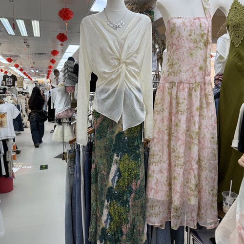 扭结V领衬衫油画田园风半身裙
