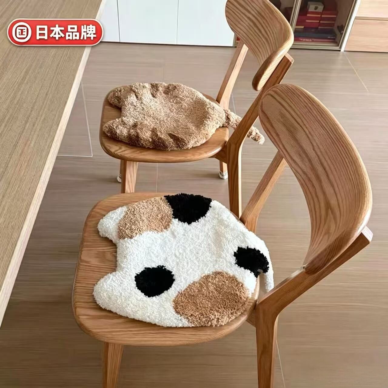 日本卡通猫爪坐垫毛绒异形椅子垫可爱防滑餐椅垫加厚柔软座椅垫