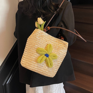 夏季大容量编织包包女2026新款休闲海边度假沙滩包草编单肩水桶包
