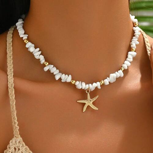 Fashionable  Natural Seashell Beaded Necklace Shell Pendant