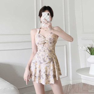 2026泳衣女连体吊带小清新碎花纯欲风性感露背泡温泉泳装 保守显瘦