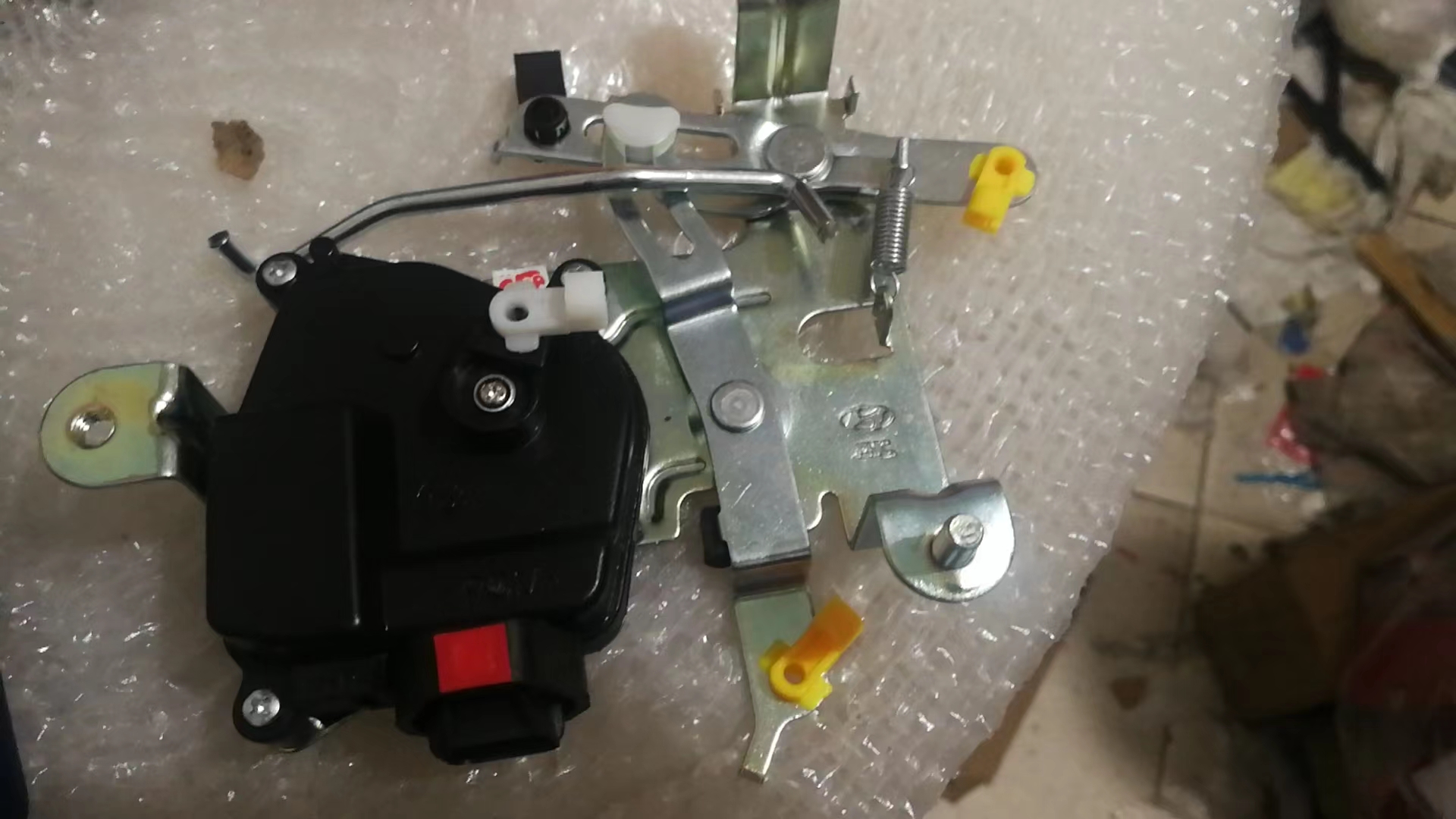 适用于现代老款途胜后尾门锁块后备箱锁块尾门锁电机锁机构闭锁器