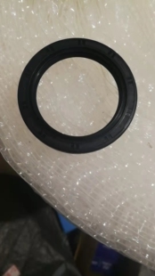 适配新圣达菲新胜达2.7/2.4后差速器油封四驱后桥差速器前油封