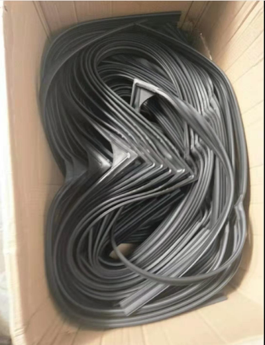 华泰圣达菲车门密封条玻璃泥槽密封条尾门密封条圣达菲门框密封条