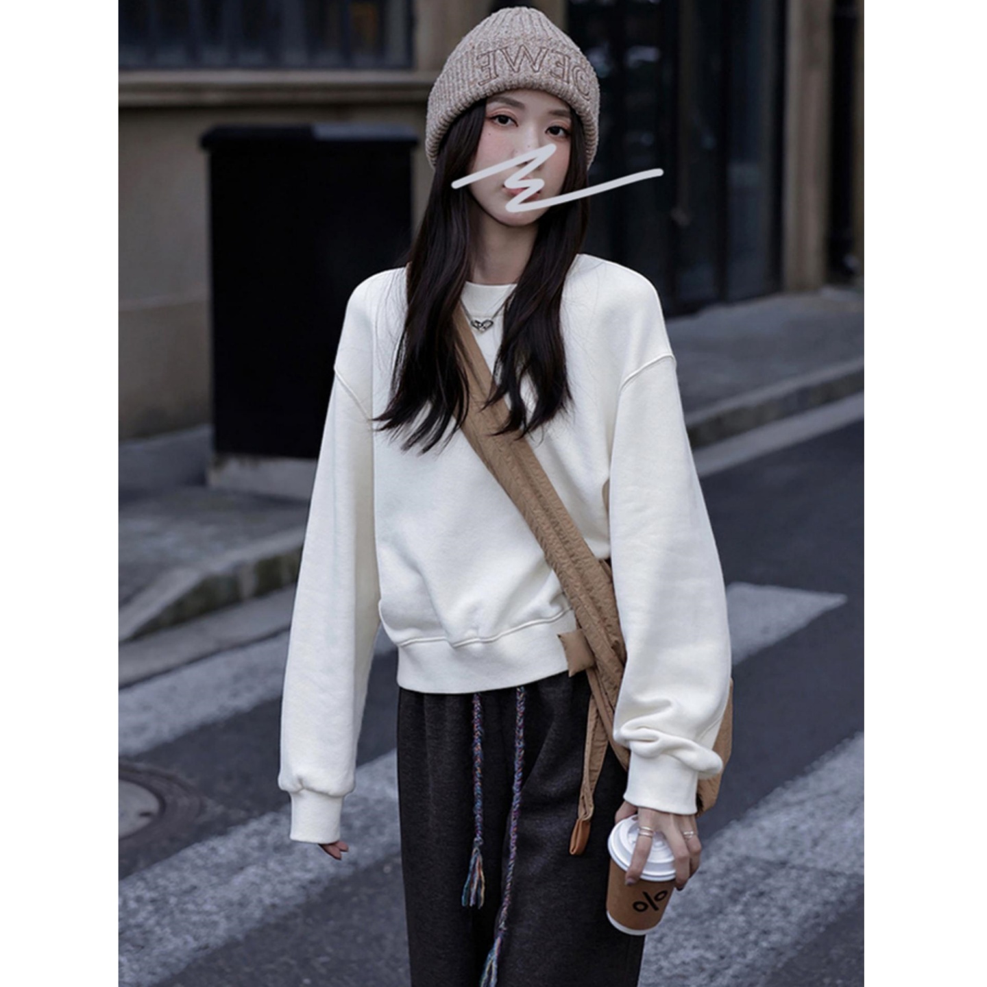 超好看白色短款卫衣女款小个子保暖秋冬2025新款加绒加厚圆领上衣