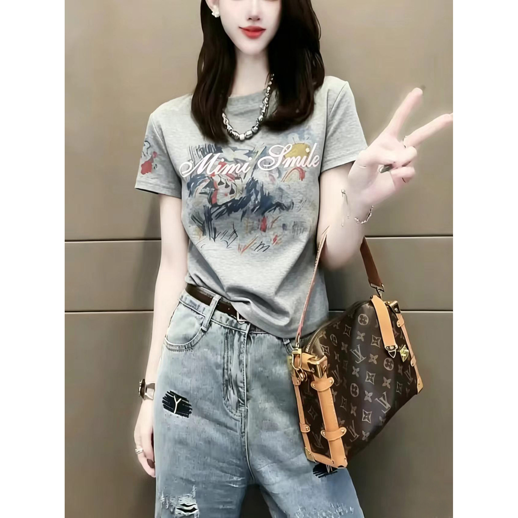 夏季正肩灰色短袖t恤女2026新款小众设计独特别漂亮常规款上衣潮