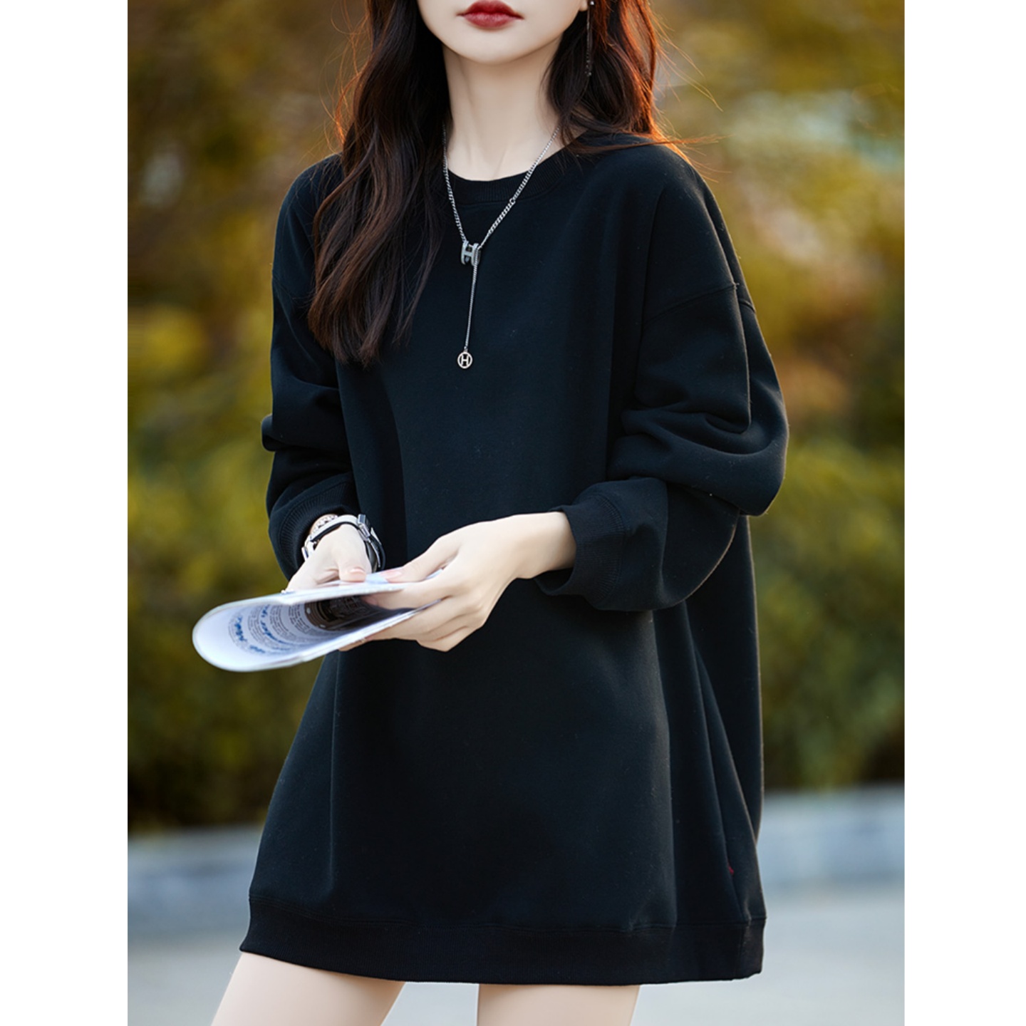 韩版宽松保暖圆领中长款黑色卫衣女秋冬加绒加厚无帽大码慵懒上衣