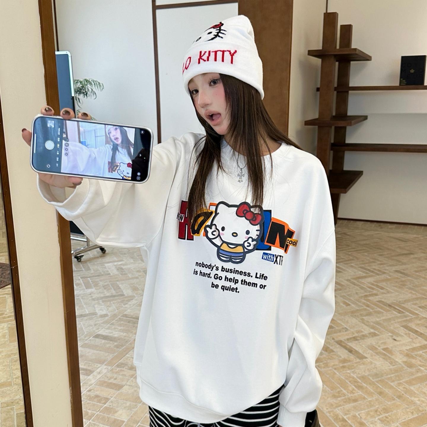 韩版可爱卡通Kitty印花白色宽松圆领卫衣女保暖秋冬加绒长袖上衣