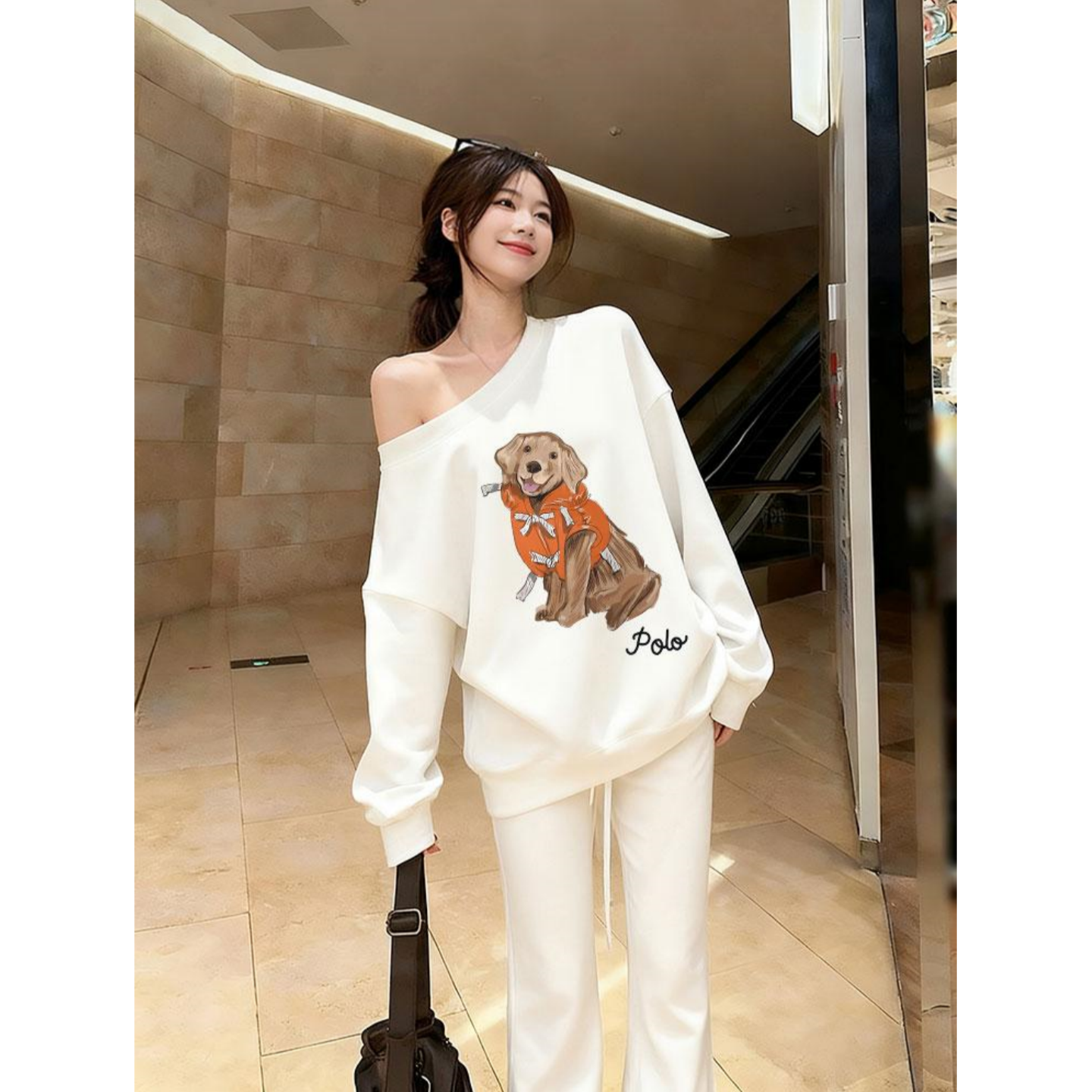 白色小狗印花斜领卫衣女2025新款绝美巨好看韩系宽松露肩甜辣上衣