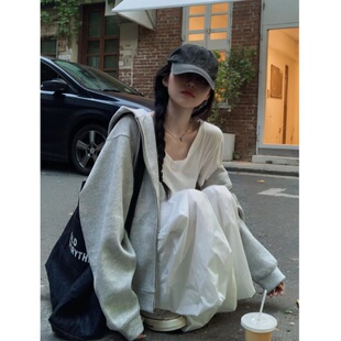 灰色卫衣外套女款连帽开衫2026新款早秋宽松拉链冬季加绒加厚上衣