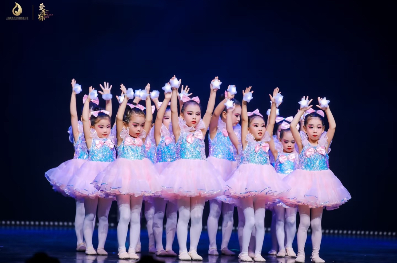 元旦新款演出服女童蓬蓬裙