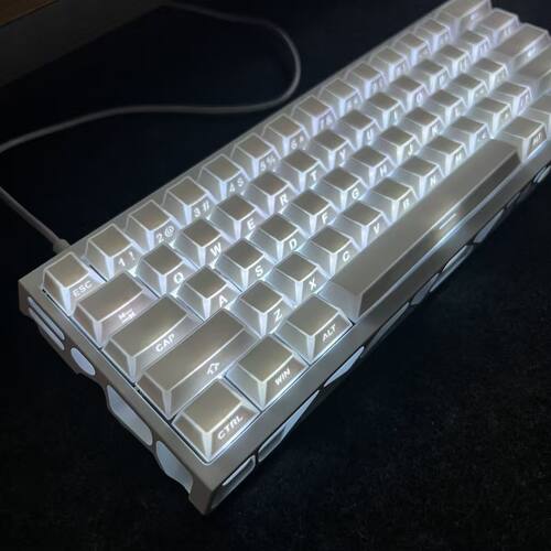 PBT透光侧刻字符键帽ace68