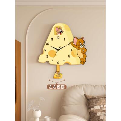 卡通挂钟客厅新款钟表家用创意时钟挂墙静音万年历石英钟餐厅挂表