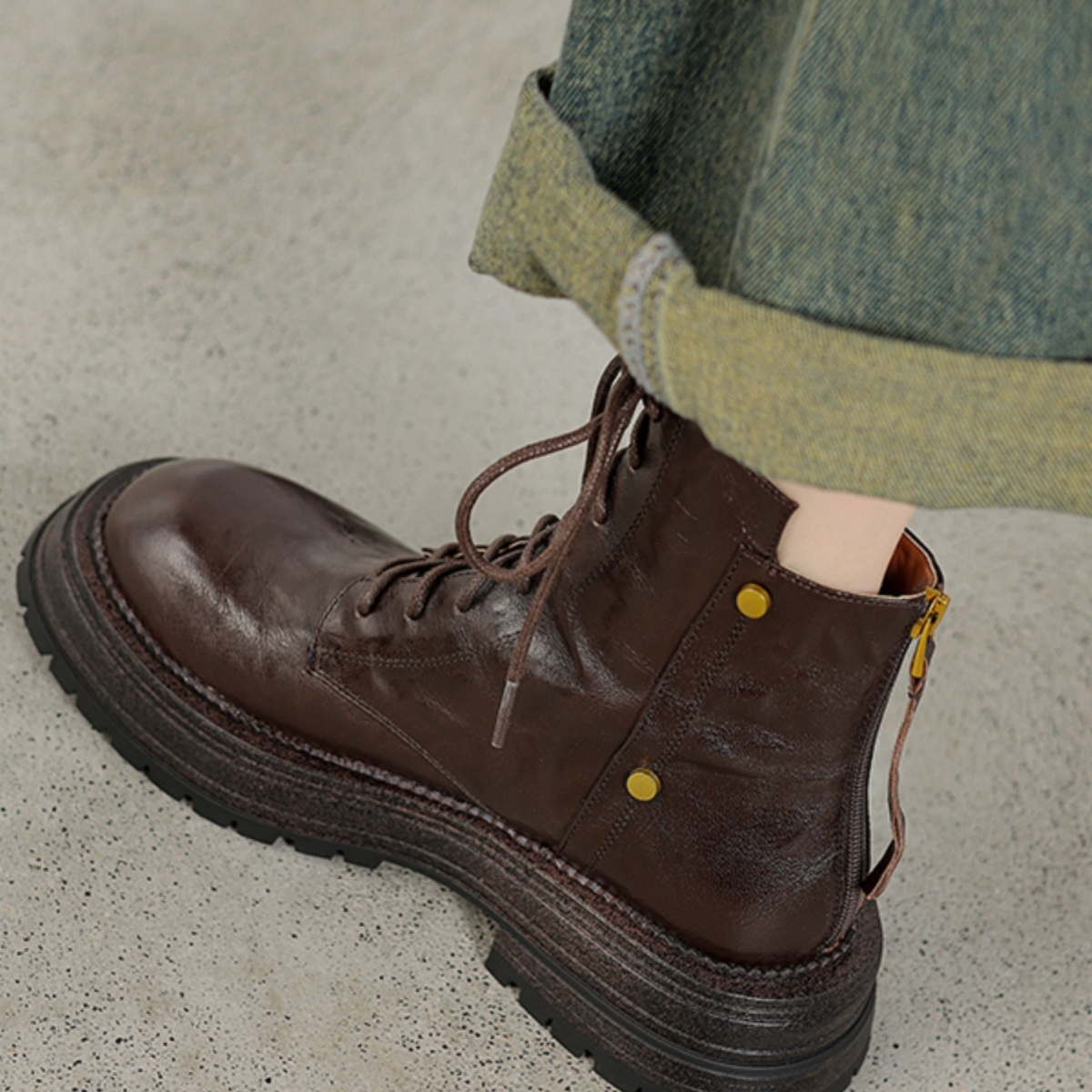 百搭真皮厚底系带大码加绒短靴