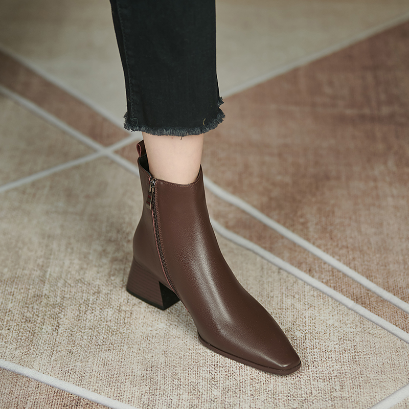 英伦真皮加绒百搭侧拉链马丁靴