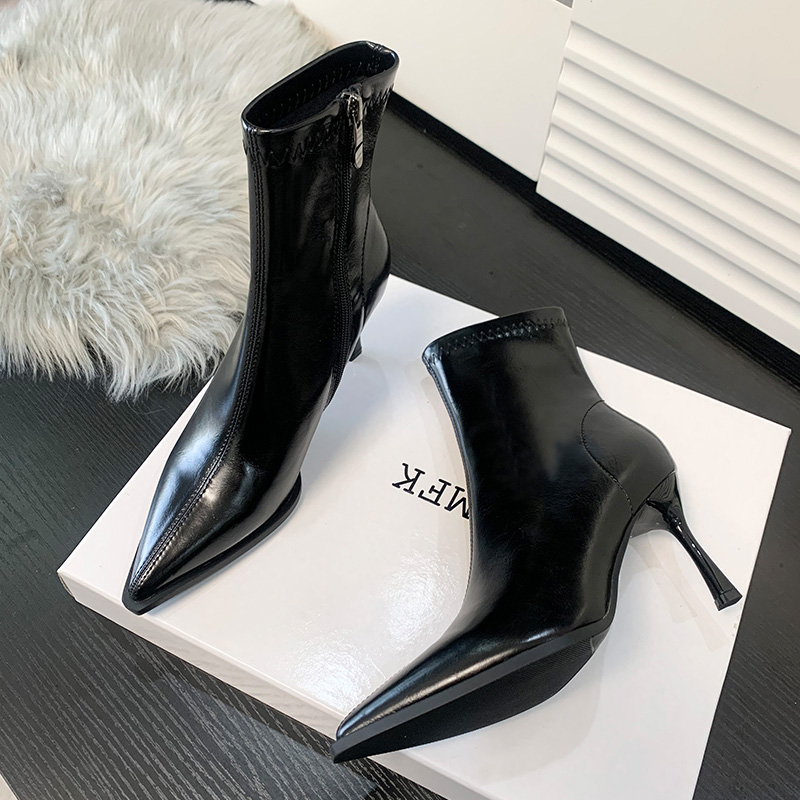 黑色漆皮气质复古百搭加绒瘦瘦靴