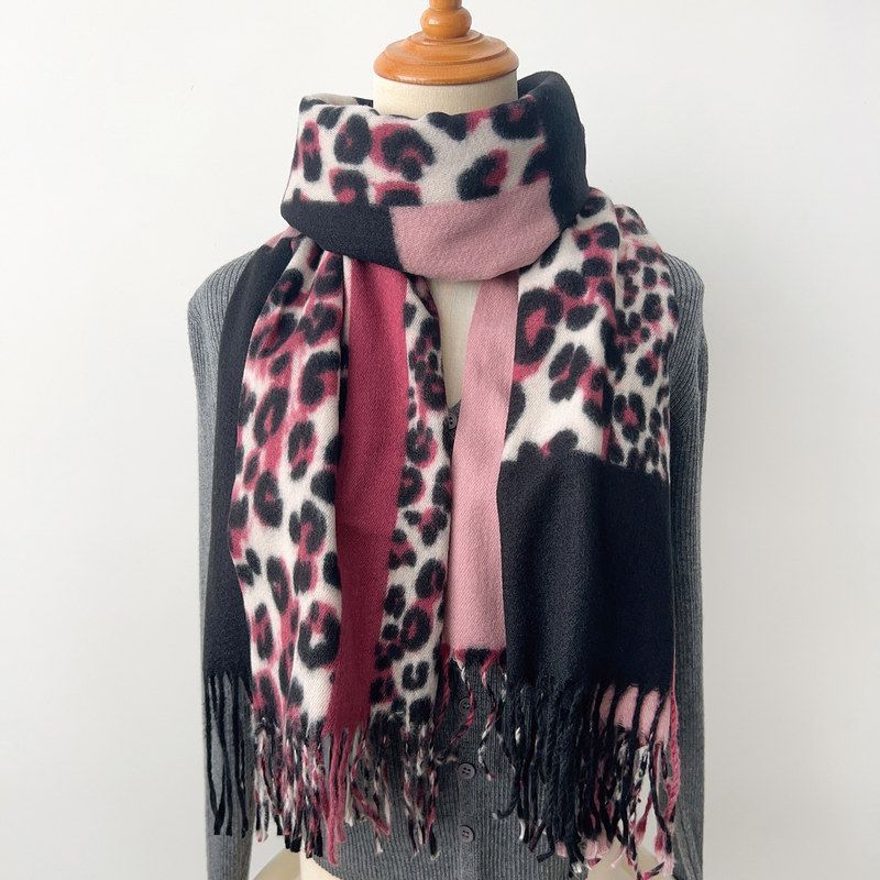 韩系复古豹纹围巾女秋冬装饰搭配