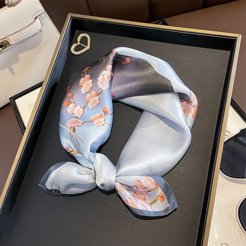 蓝色梅花真丝小方巾女春秋季韩国