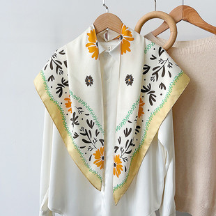 韩版小清新印花三角巾春夏薄款凉感斜纹披肩丝巾时髦搭配领巾头巾