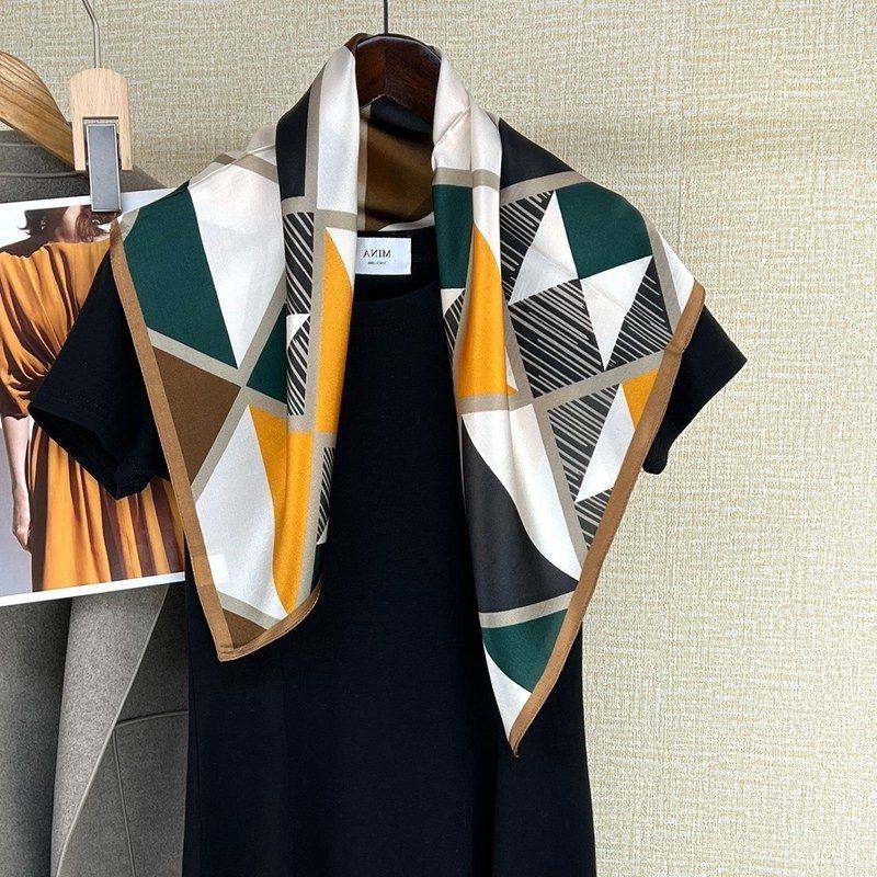 几何图形2024春款真丝丝巾女春夏时尚百搭桑蚕丝丝巾70中方巾披肩