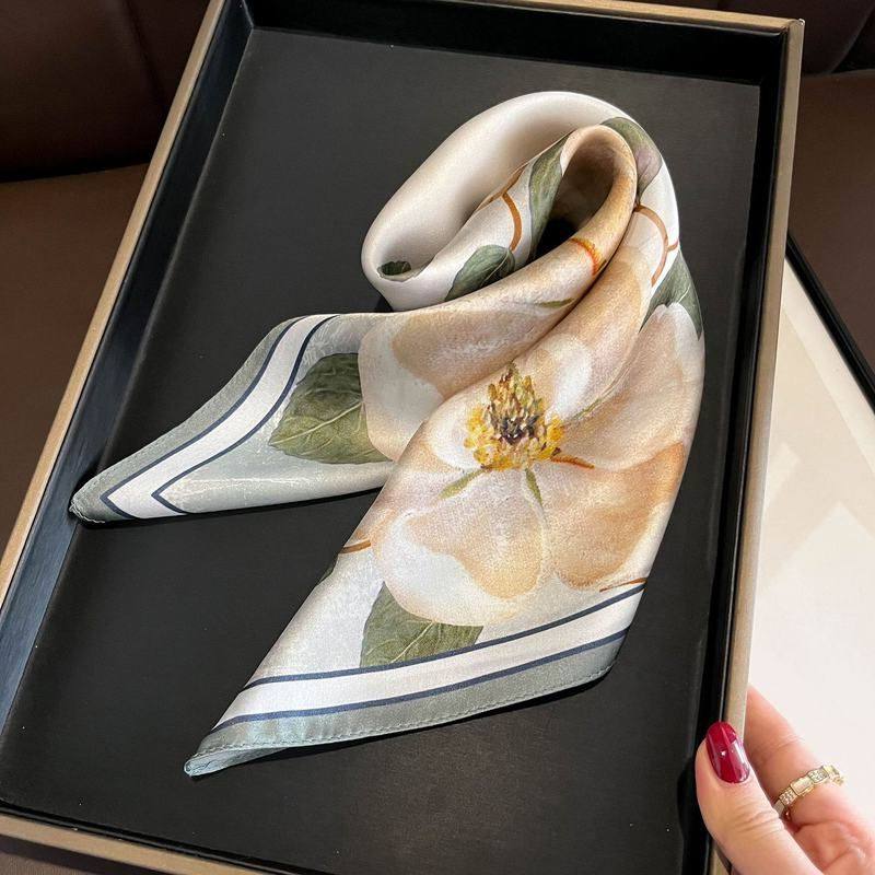 女士新款花卉100%纯桑蚕丝真丝小方巾丝巾百搭秋冬款围巾送礼领巾