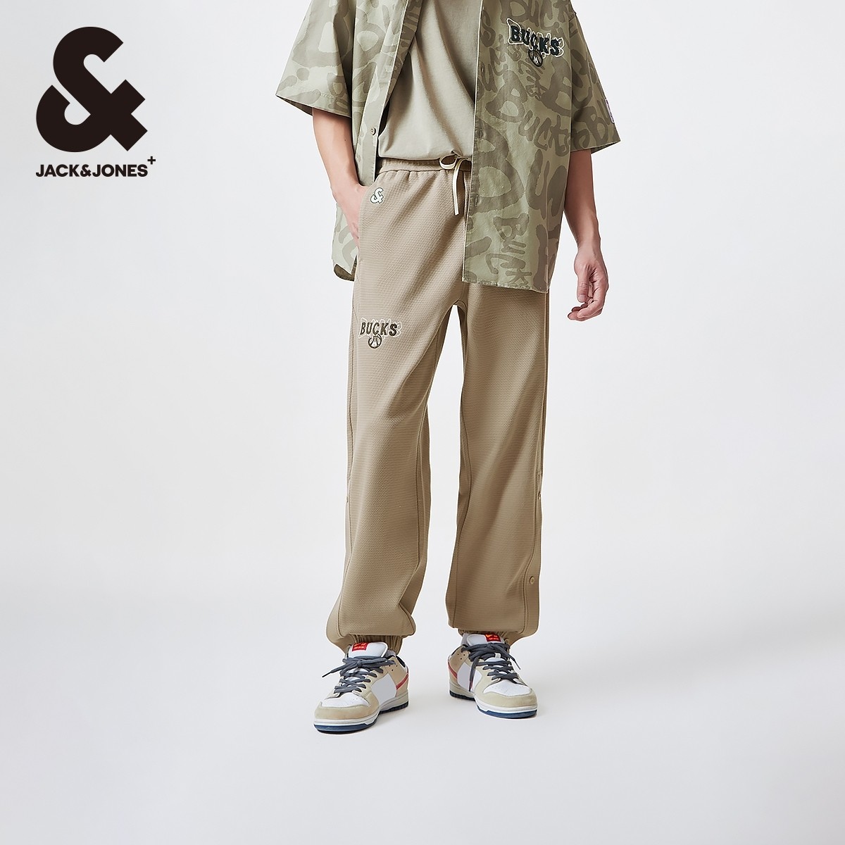 杰克琼斯男装裤子春季NBA雄鹿队两侧开叉宽松休闲运动束脚卫裤,男装,卫裤,淘宝优惠券,粉丝福利购,淘宝优惠卷